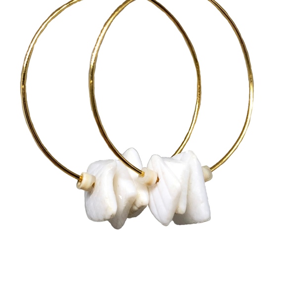 Jewelry - ✨HP✨EARRINGS - Boho Beach Babe Seashell Gold Hoops